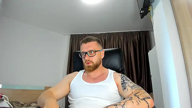 Snapshot of Findom_guy chatting on 06.23.26 Findom guy online show from 06.23.26