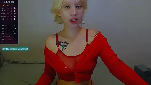 Snapshot of amelia_lye chatting on 09.19.25 amelia lye online show from 09.19.25