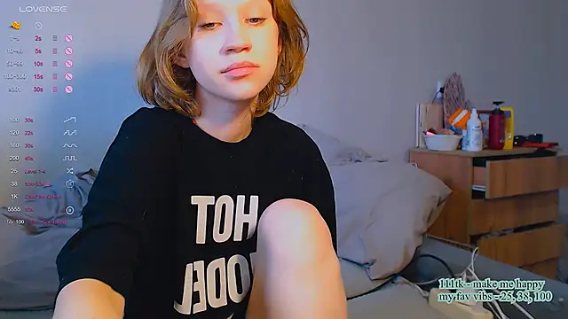 Snapshot of amelia_lye chatting on 05.14.26 amelia lye online show from 05.14.26
