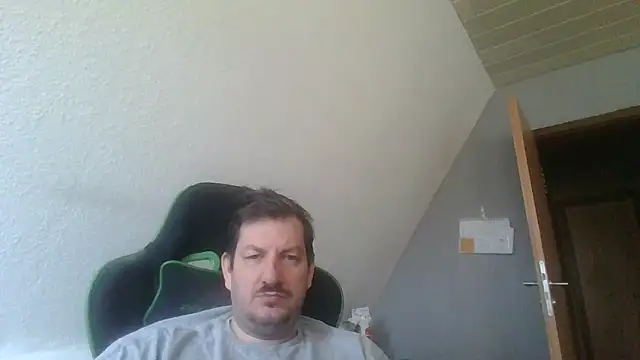 Snapshot of Golffahrer1982 chatting on 09.11.25 Golffahrer1982 online show from 09.11.25