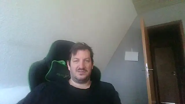 Snapshot of Golffahrer1982 chatting on 11.04.25 Golffahrer1982 online show from 11.04.25