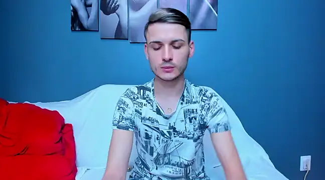 Snapshot of andboyfor6 chatting on 01.21.25 andboyfor6 online show from 01.21.25