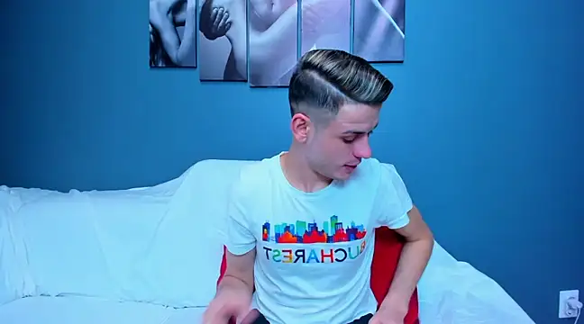 Snapshot of andboyfor6 chatting on 01.24.25 andboyfor6 online show from 01.24.25