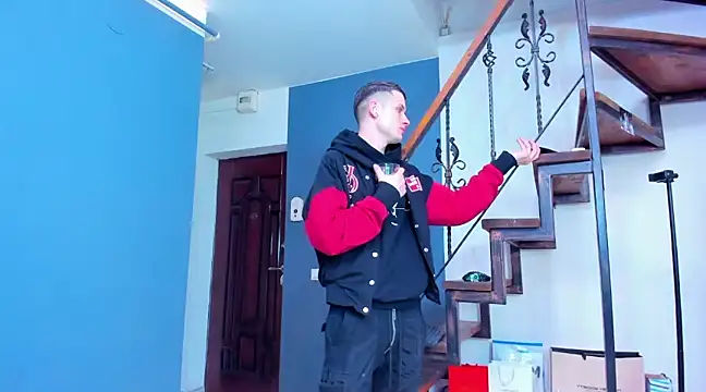 Snapshot of andboyfor6 chatting on 02.13.25 andboyfor6 online show from 02.13.25