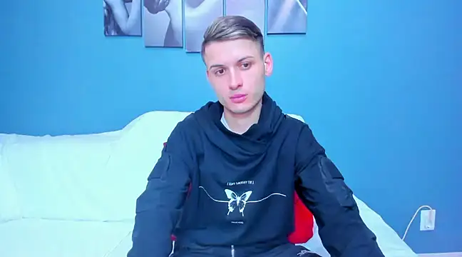 Snapshot of andboyfor6 chatting on 02.14.25 andboyfor6 online show from 02.14.25