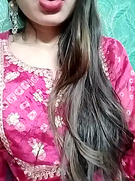 Snapshot of Noor_Darliing chatting on 02.14.25 Noor Darliing online show from 02.14.25