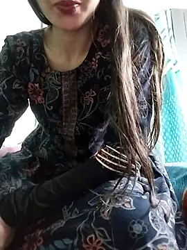 Snapshot of Noor_Darliing chatting on 03.08.25 Noor Darliing online show from 03.08.25