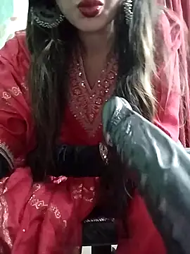 Snapshot of Noor_Darliing chatting on 10.12.25 Noor Darliing online show from 10.12.25