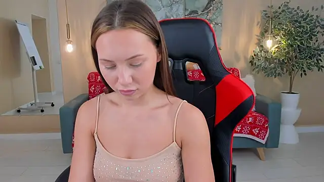 LilyRaisa online show from 12.16.24