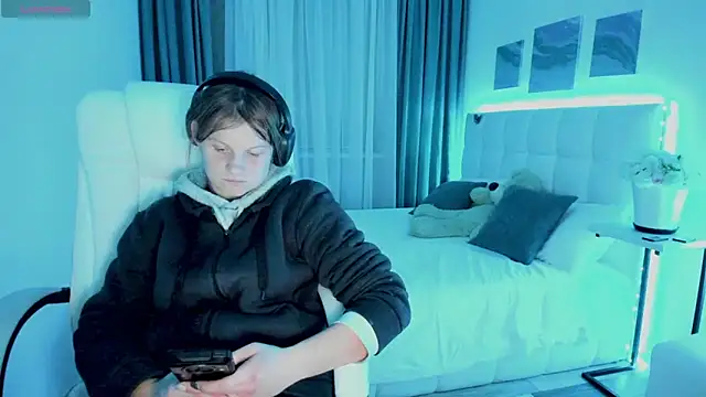 Kathlyn  Heath online show from 02.19.25