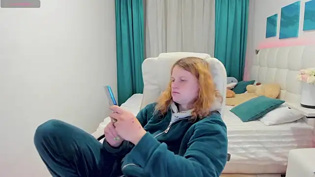 Kathlyn  Heath online show from 10.25.25