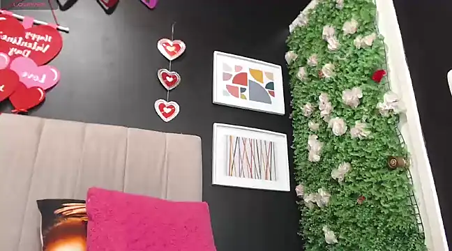 AngelitaWild  online show from 02.18.25