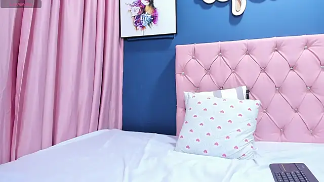 AngelitaWild  online show from 02.28.25