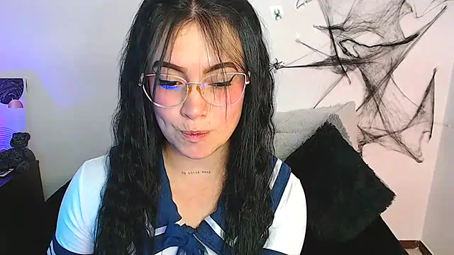 Isa Maiden1 online show from 10.24.25