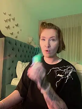  Chlo  e online show from 02.21.25