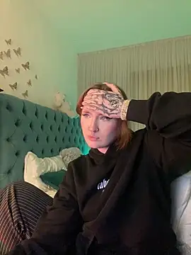  Chlo  e online show from 02.22.25