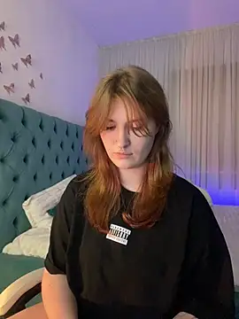  Chlo  e online show from 03.14.25