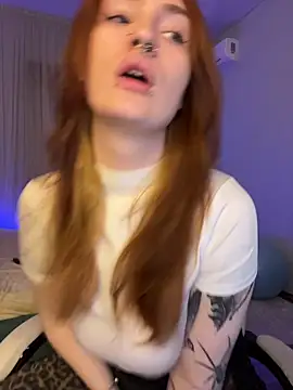  Chlo  e online show from 10.27.25