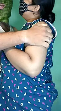 Snapshot of hotty_Sexy-couple chatting on 12.18.24 hotty Sexy-couple online show from 12.18.24