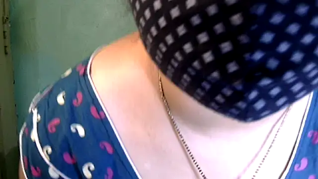 Snapshot of hotty_Sexy-couple chatting on 12.19.24 hotty Sexy-couple online show from 12.19.24