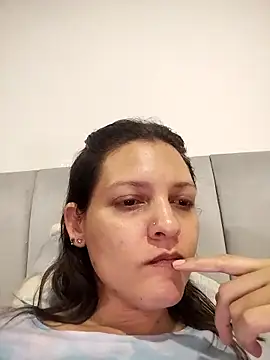 Snapshot of Mia_Hampton chatting on 02.20.25 Mia Hampton online show from 02.20.25