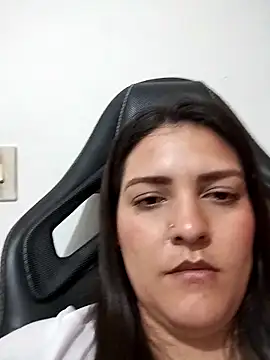 Snapshot of Mia_Hampton chatting on 10.31.25 Mia Hampton online show from 10.31.25