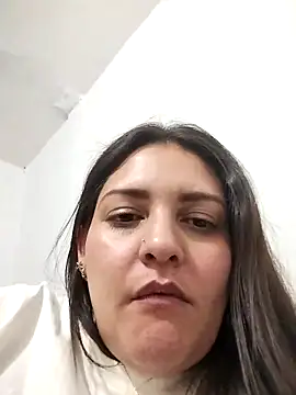 Mia Hampton online show from 12.23.25