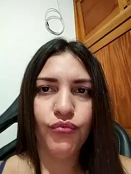 Mia Hampton online show from 01.07.26