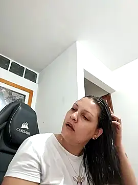 Mia Hampton online show from 02.17.26