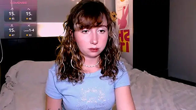 Cosmo Riri online show from 10.17.25