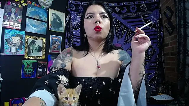 Yourmadame P online show from 11.28.25