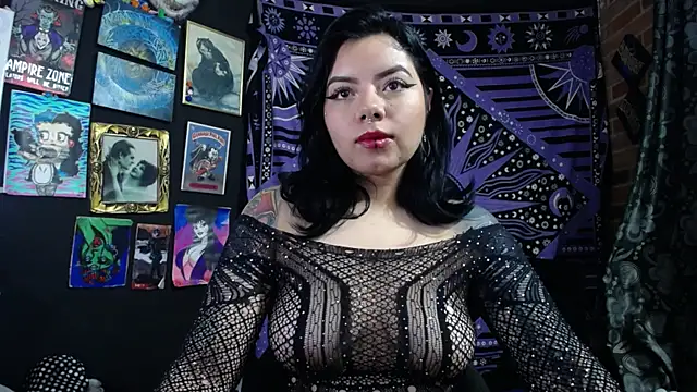 Yourmadame P online show from 04.23.26