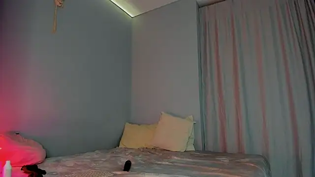 Snapshot of EllenMays chatting on 01.20.25 EllenMays online show from 01.20.25