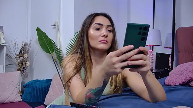 Snapshot of NicolLopeze chatting on 02.23.25 NicolLopeze online show from 02.23.25