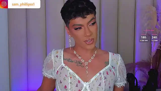Snapshot of sam_phillipss chatting on 11.08.25 sam phillipss online show from 11.08.25