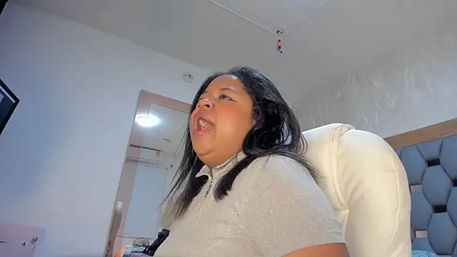 sophia reyes online show from 01.08.25