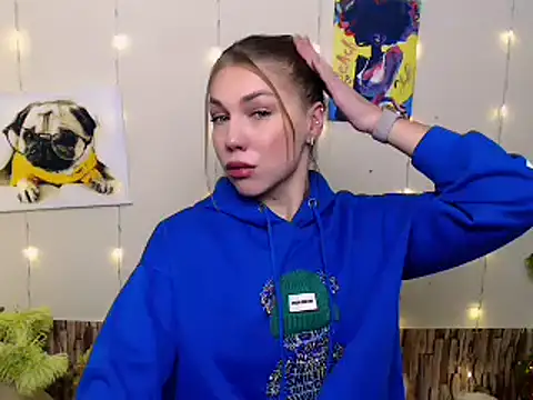 Sport Tall Doll online show from 12.10.24