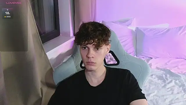 Snapshot of cute_thomas chatting on 05.17.26 cute thomas online show from 05.17.26