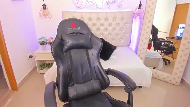 xiomara  cortes online show from 02.05.25