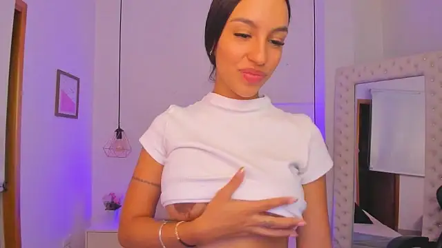 xiomara  cortes online show from 02.28.25