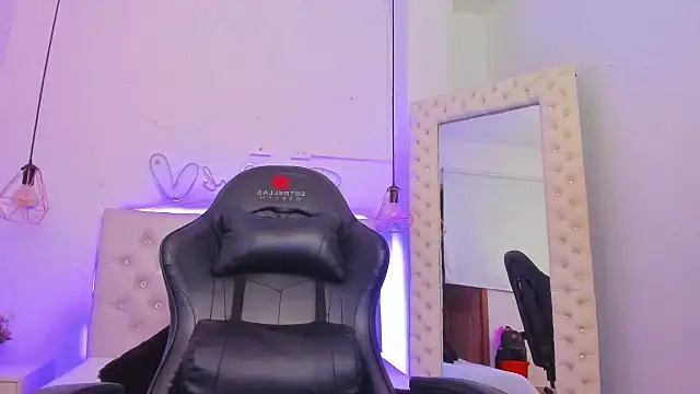 xiomara  cortes online show from 03.20.25