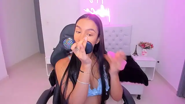 xiomara  cortes online show from 11.05.25