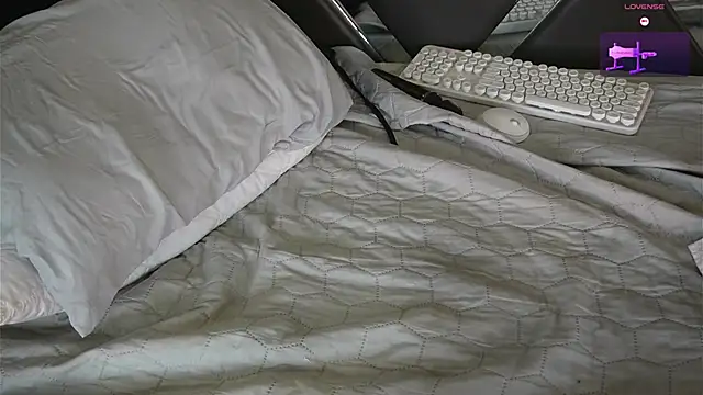 charlotte 01 online show from 03.13.25