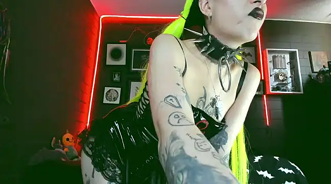 Snapshot of insania_9999_ chatting on 12.24.24 insania 9999 online show from 12.24.24