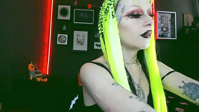 Snapshot of insania_9999_ chatting on 01.21.25 insania 9999 online show from 01.21.25