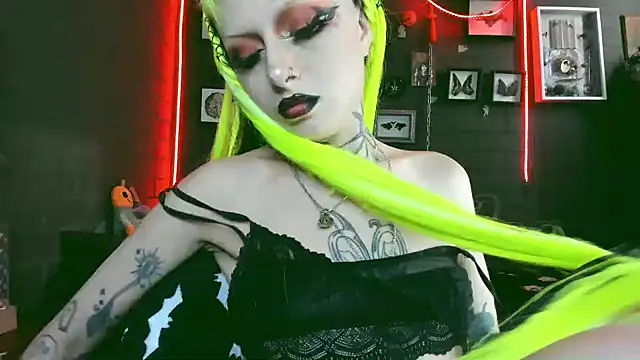 Snapshot of insania_9999_ chatting on 01.21.25 insania 9999 online show from 01.21.25