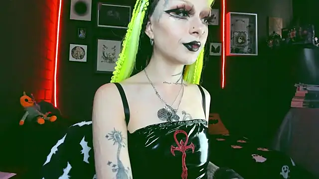 Snapshot of insania_9999_ chatting on 01.28.25 insania 9999 online show from 01.28.25