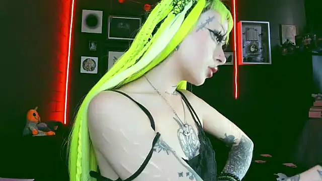 Snapshot of insania_9999_ chatting on 02.03.25 insania 9999 online show from 02.03.25