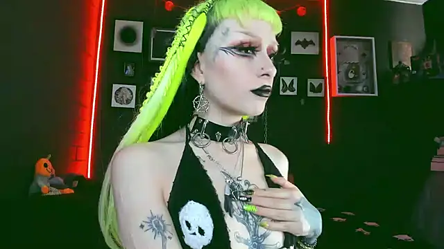 Snapshot of insania_9999_ chatting on 02.04.25 insania 9999 online show from 02.04.25