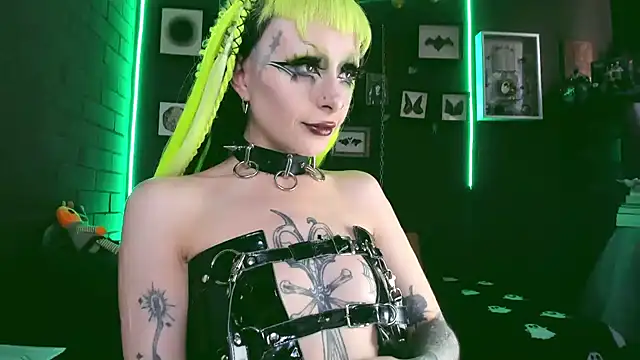 Snapshot of insania_9999_ chatting on 02.07.25 insania 9999 online show from 02.07.25